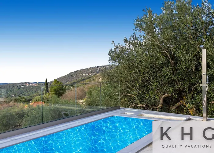 Hermes With Private Pool In Village *