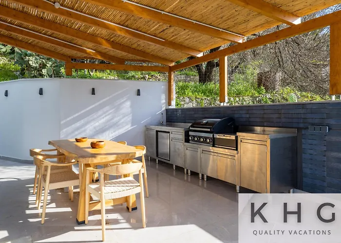 Hermes With Private Pool In Village Dilináta