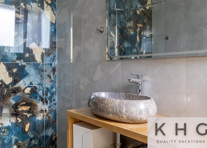 Hermes With Private Pool In Village